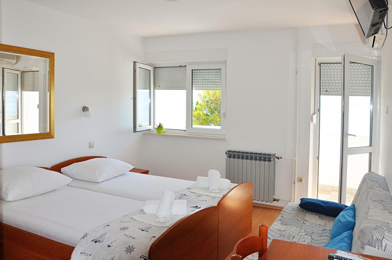 Sunrise Apartments And Studio Apartments Lokva Rogoznica Buitenkant foto