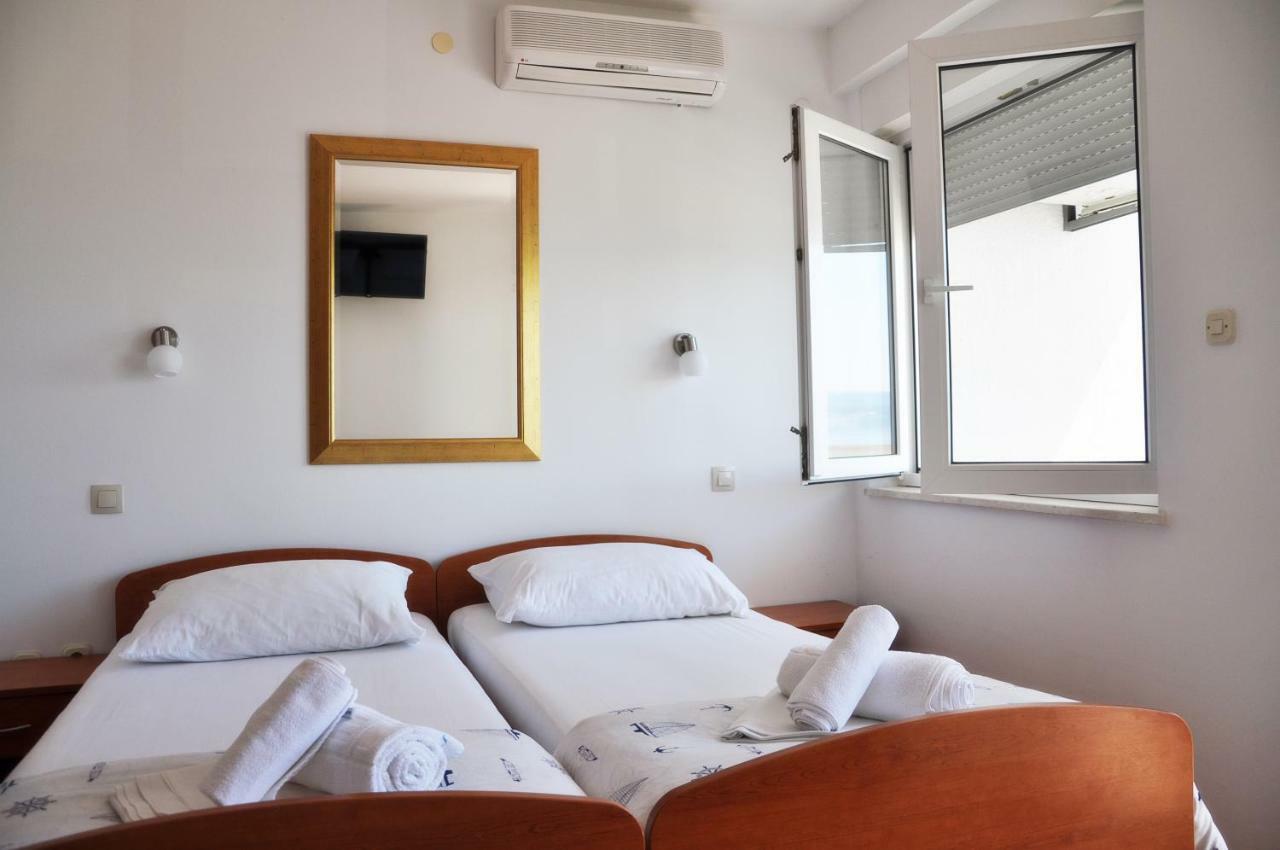 Sunrise Apartments And Studio Apartments Lokva Rogoznica Buitenkant foto