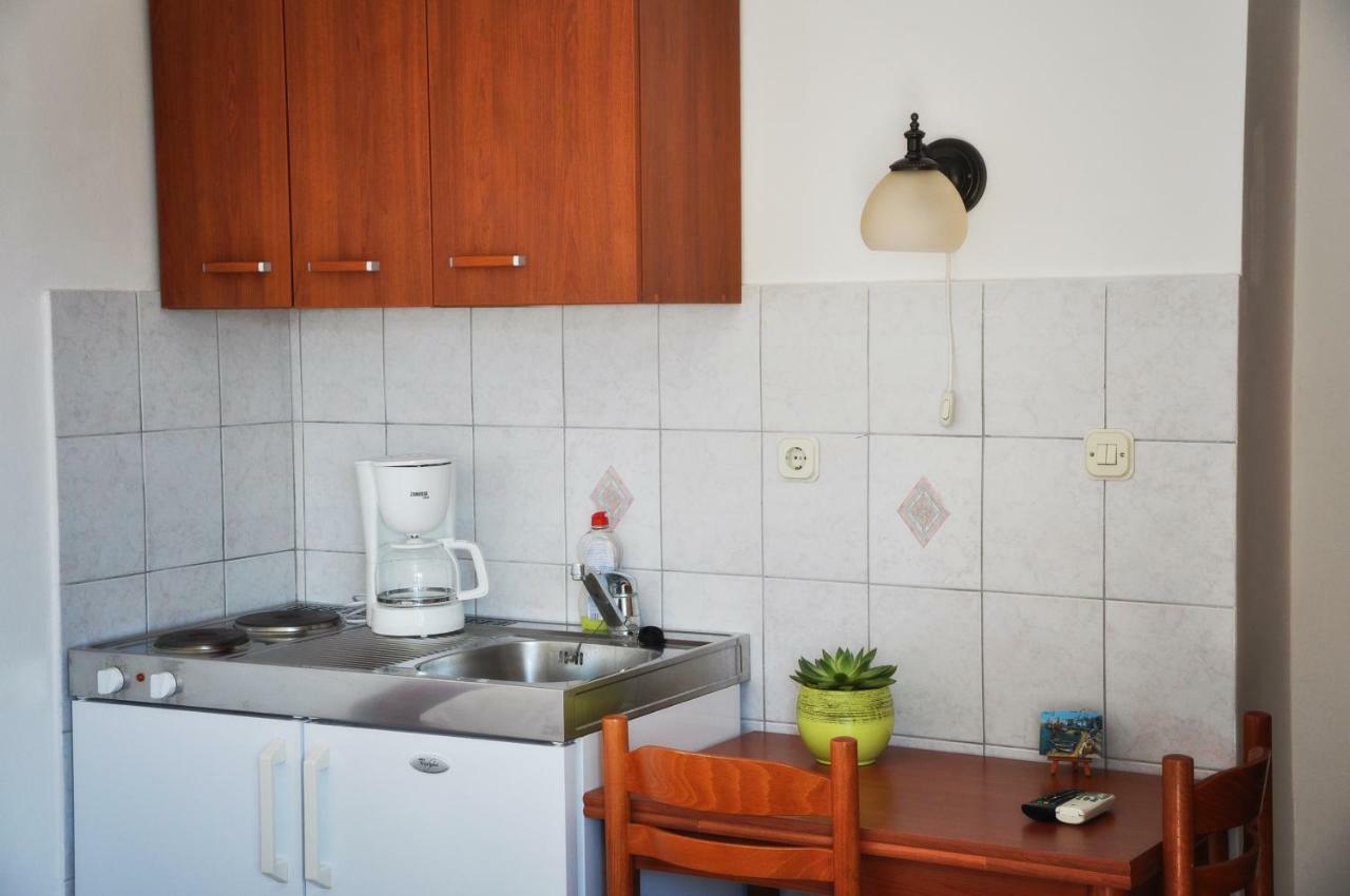 Sunrise Apartments And Studio Apartments Lokva Rogoznica Buitenkant foto